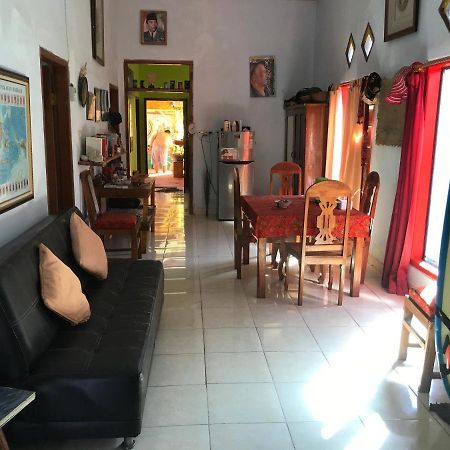 Red Beach Homestay Pasanggaran المظهر الخارجي الصورة