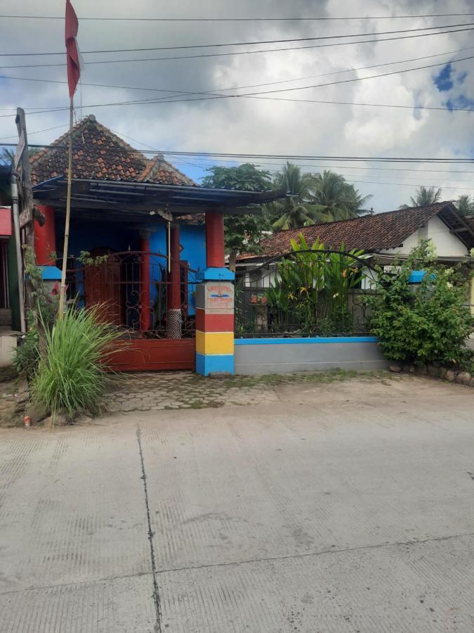 Red Beach Homestay Pasanggaran المظهر الخارجي الصورة