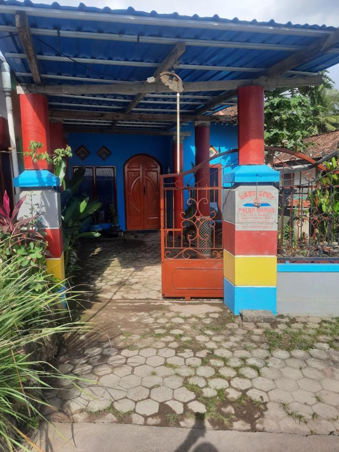 Red Beach Homestay Pasanggaran المظهر الخارجي الصورة