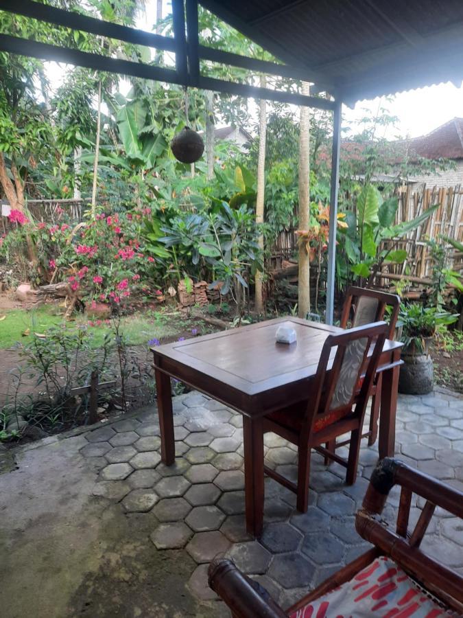 Red Beach Homestay Pasanggaran المظهر الخارجي الصورة