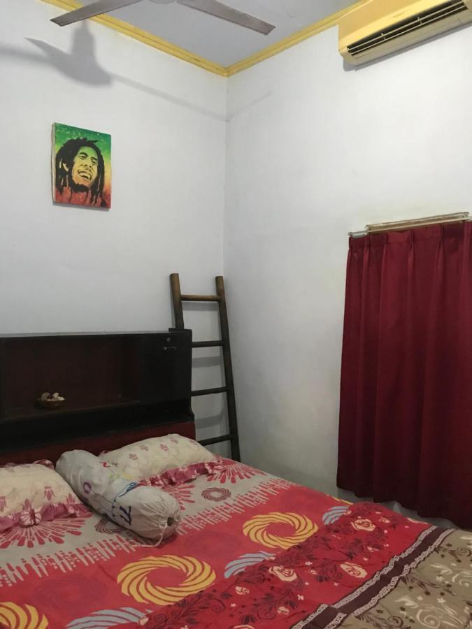 Red Beach Homestay Pasanggaran المظهر الخارجي الصورة