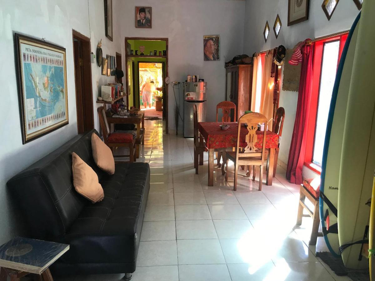 Red Beach Homestay Pasanggaran المظهر الخارجي الصورة